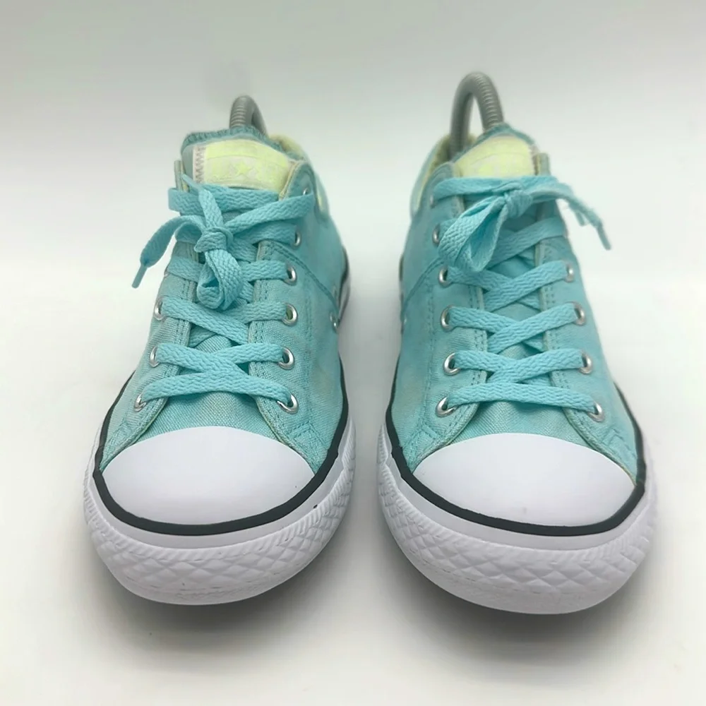 Converse All Stars Youth Size 6 Low Top Light Aqua Padded Tongue Shoes 661880F